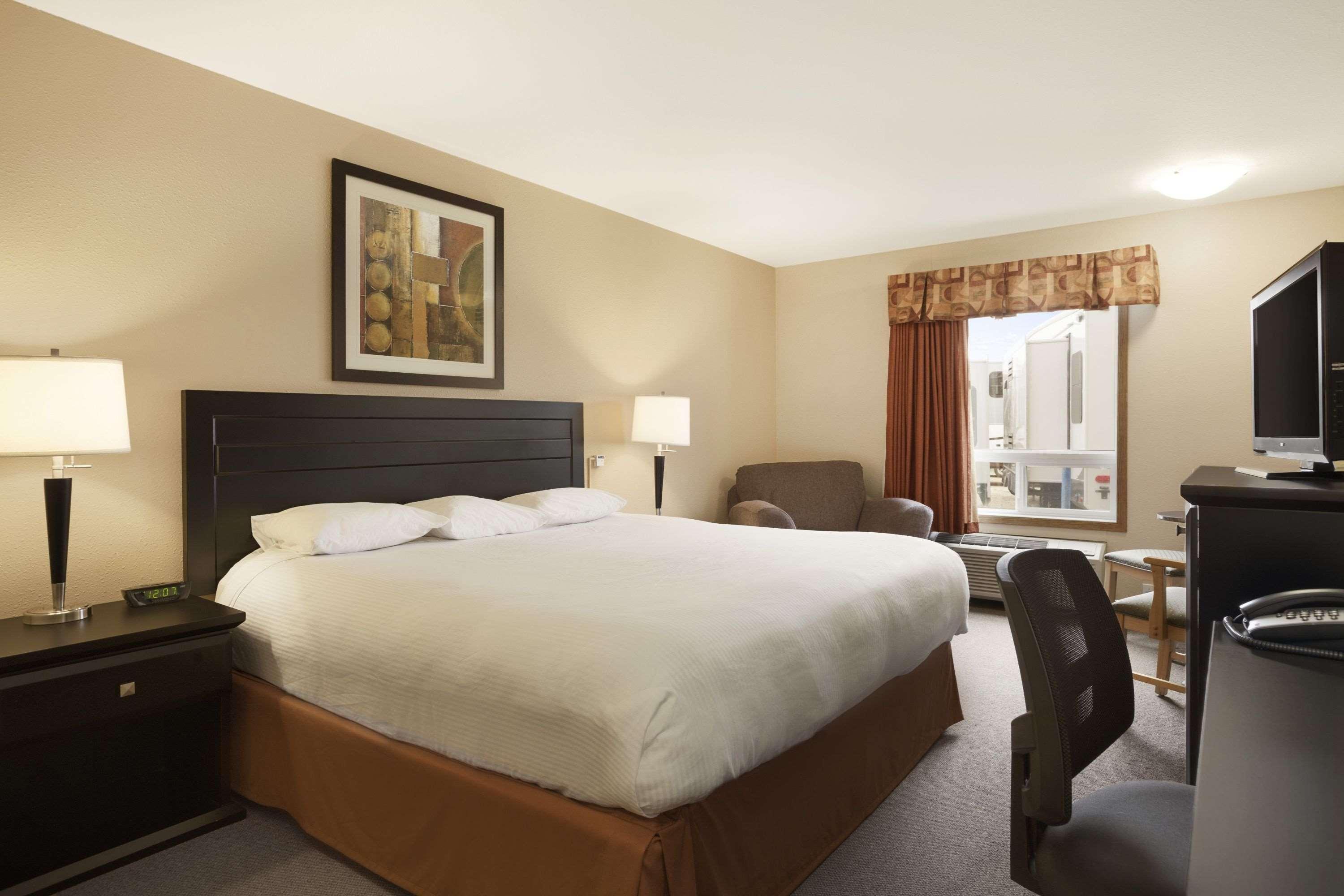 Super 8 By Wyndham Edmonton International Airport Hotel Leduc Exterior photo