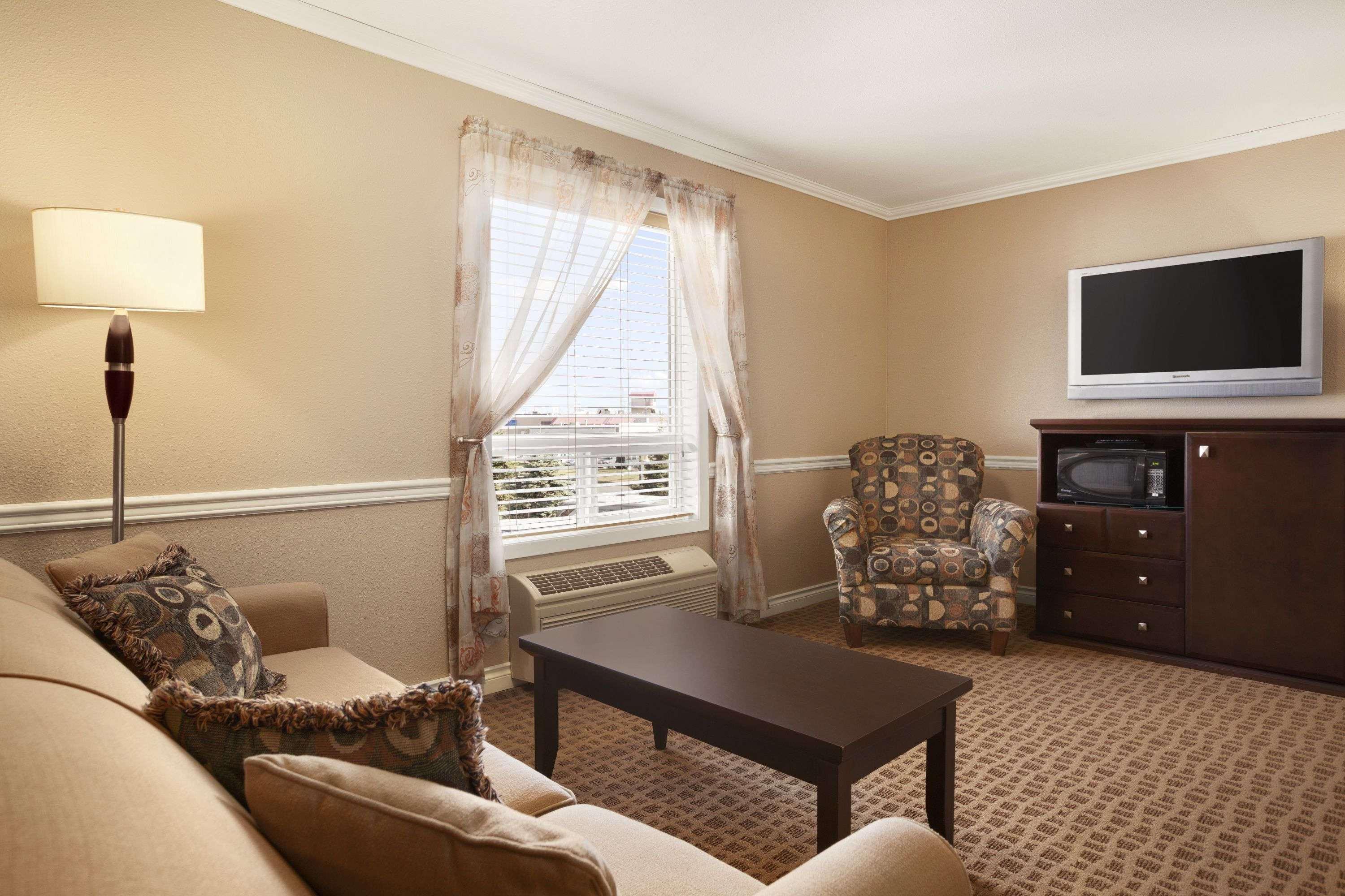 Super 8 By Wyndham Edmonton International Airport Hotel Leduc Exterior photo