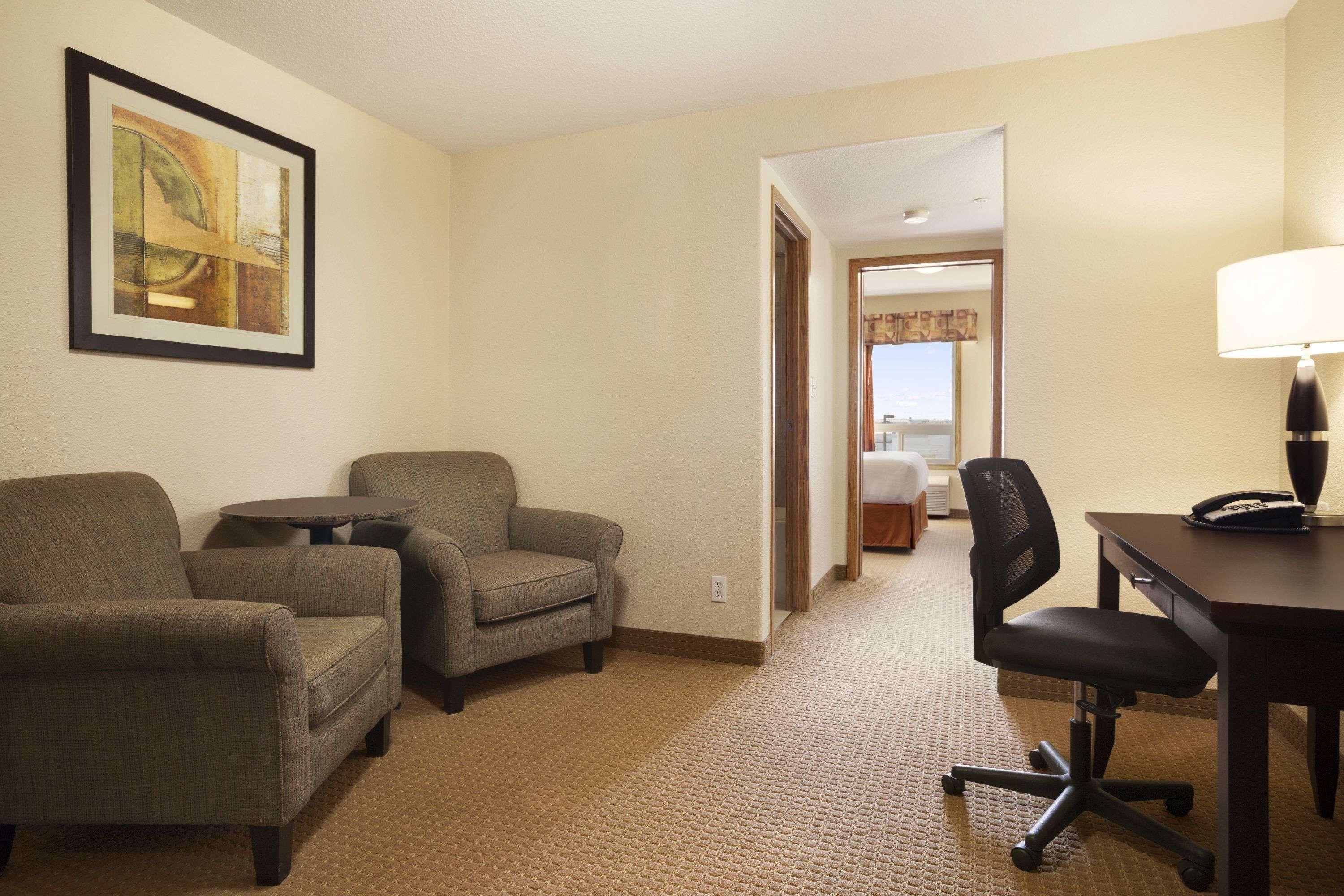Super 8 By Wyndham Edmonton International Airport Hotel Leduc Exterior photo