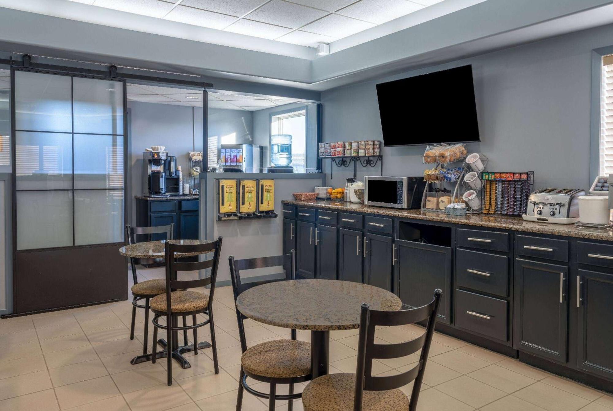 Super 8 By Wyndham Edmonton International Airport Hotel Leduc Exterior photo