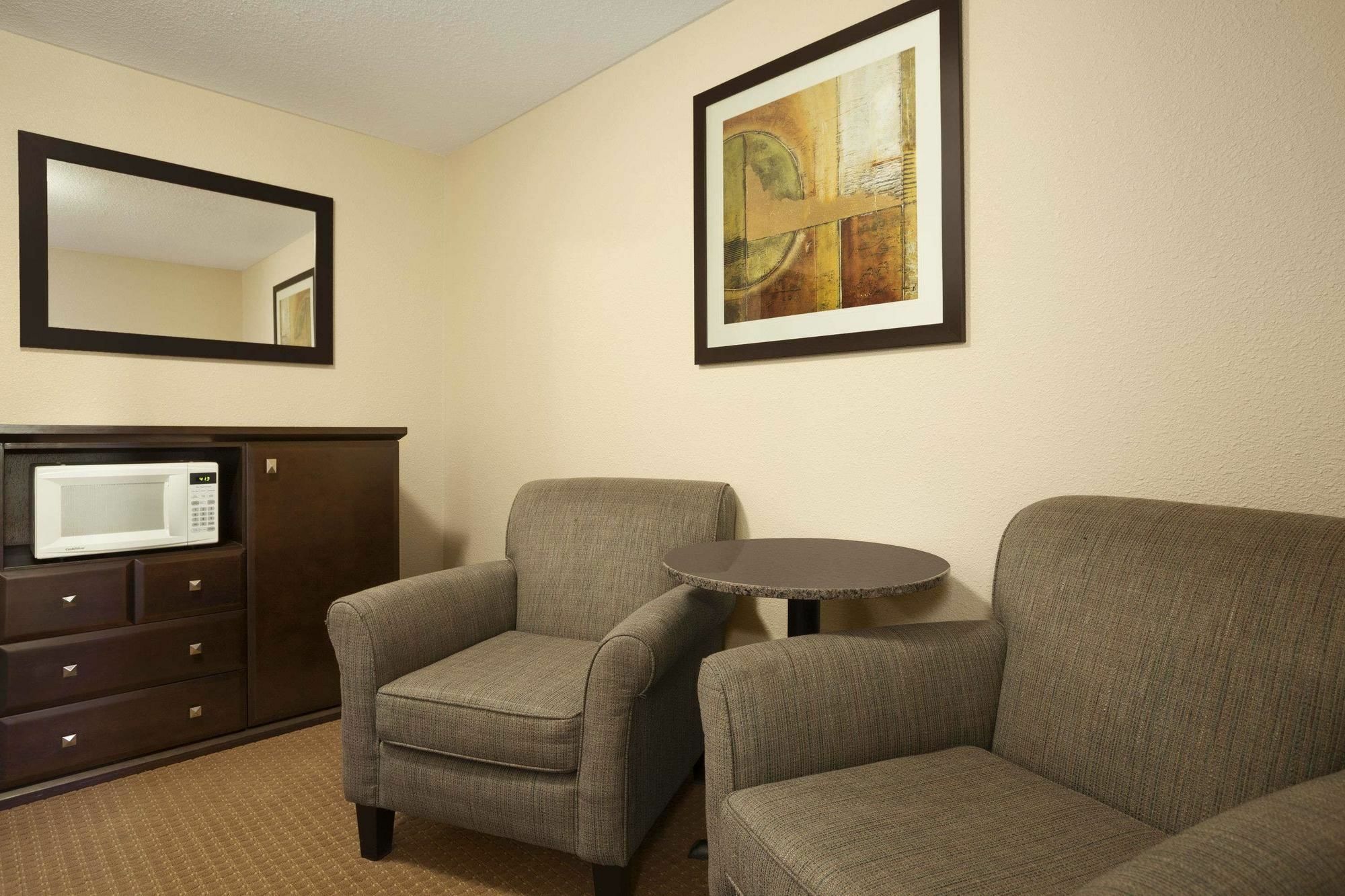 Super 8 By Wyndham Edmonton International Airport Hotel Leduc Exterior photo